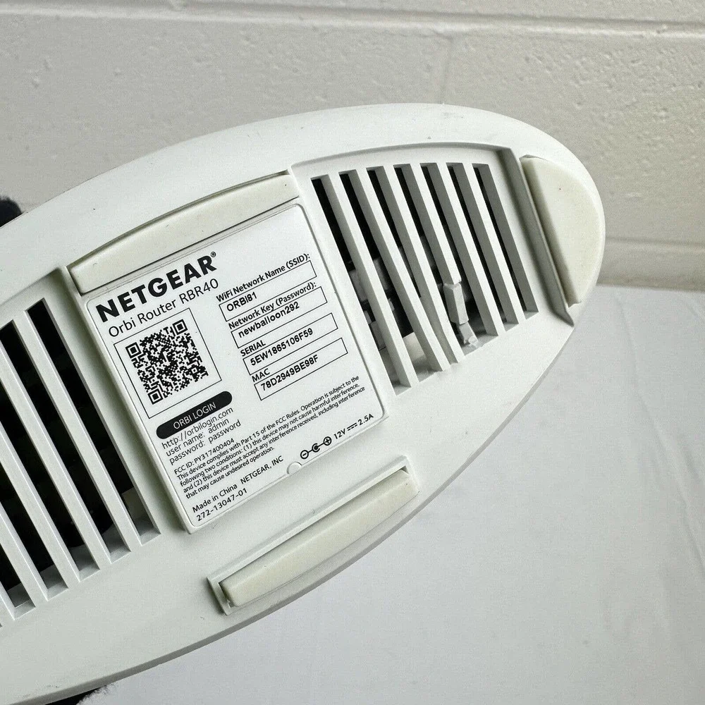 Netgear Orbi RBR40 Router Tri-band WiFi Network - Picture 4 of 5